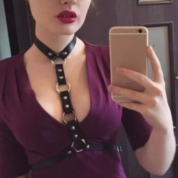 DOMINIA- Vegan Leather Bust Harness - Picture 4 of 4